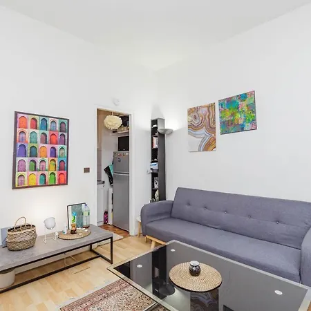 Bright Studio 25 M For 4 In The Heart Of Paris